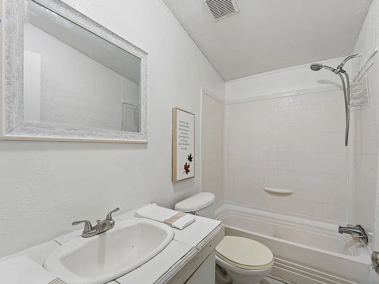 202 Forgotten Ln — Photo 31