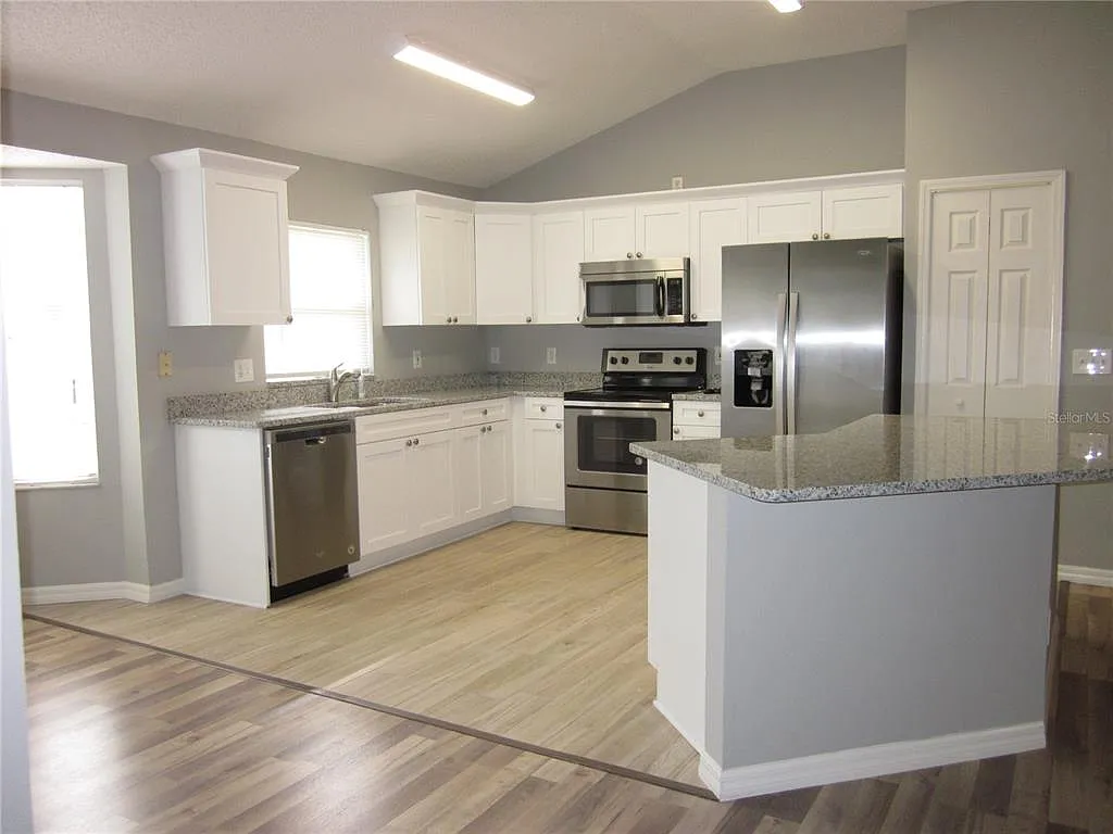 3 bed, 2.0 bath, 1708 sqft, $2,695 — Photo 3