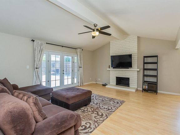 4th image of 5943 E Illinois Ave