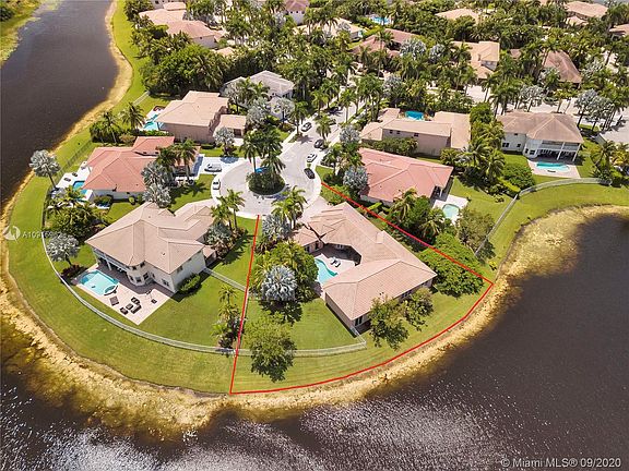 4th image of 1393 Victoria Isle Ln