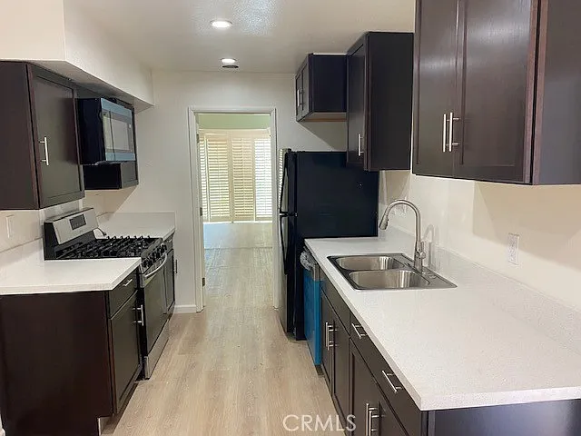 5421 S La Cienega Blvd — Photo 7