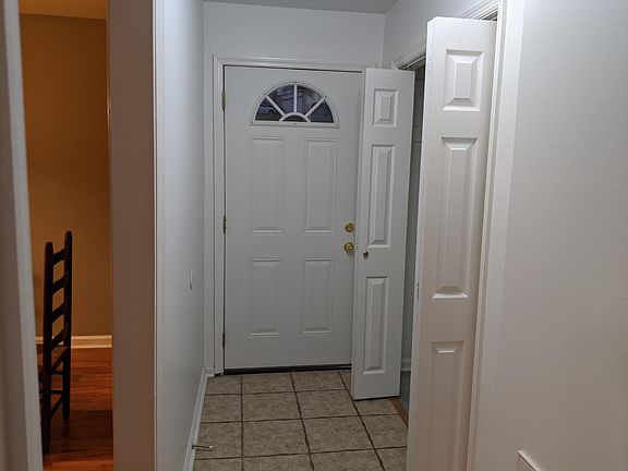 2nd image of 25 Emerald Ct