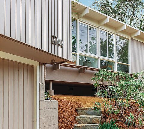 2nd image of 2744 E Glenoaks Blvd
