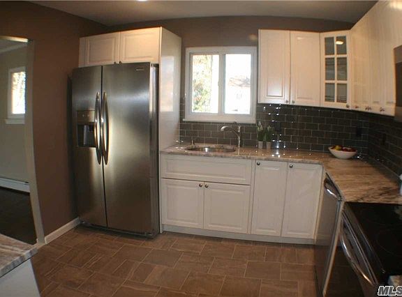 2nd image of 27 Buchanan Ave