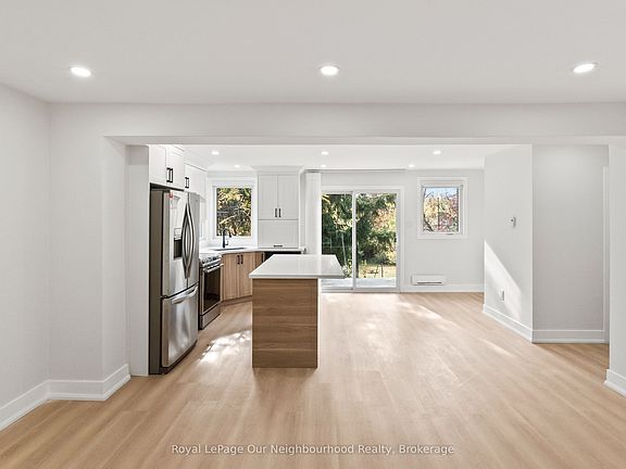 3rd image of 513 Parkhill Rd W #A