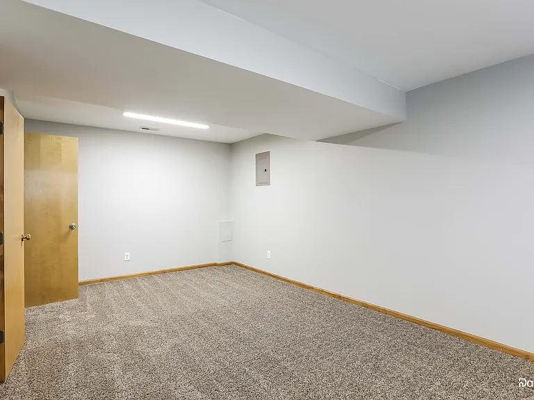 204 S Darrowby Dr — Photo 13