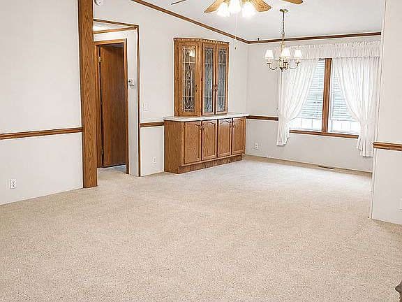 4th image of 1194 Oak Brook Ln