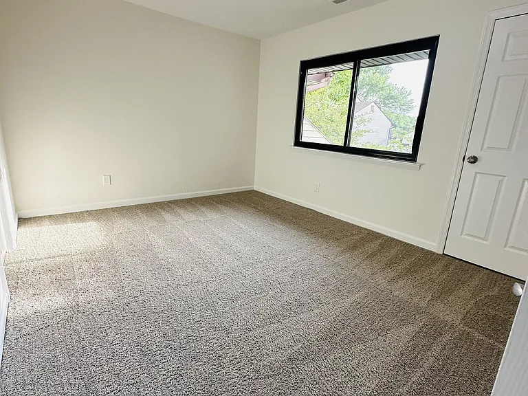 16B E Daisy Ln #B — Photo 9