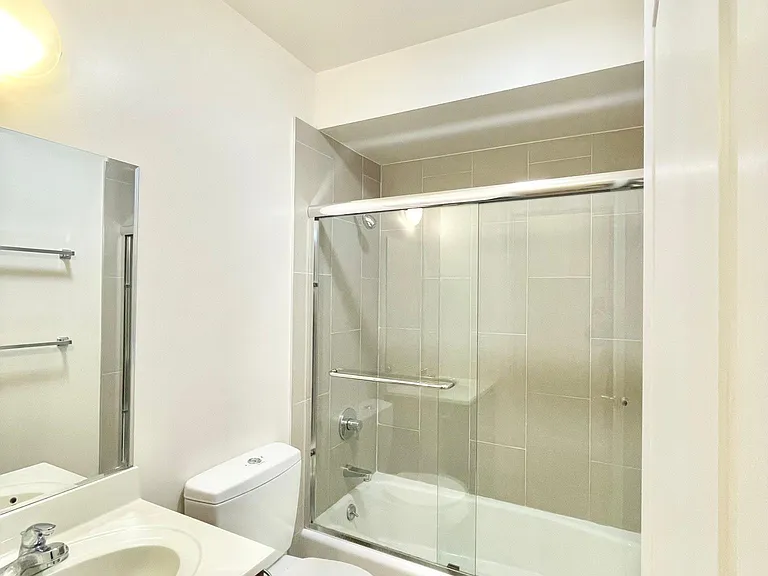 405 Lisbon St — Photo 32
