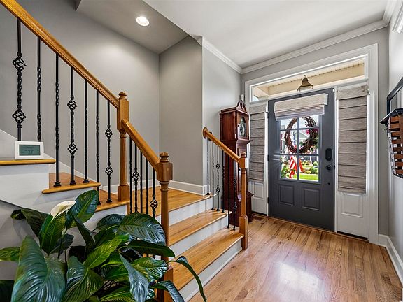 5th image of 351 West Promenade