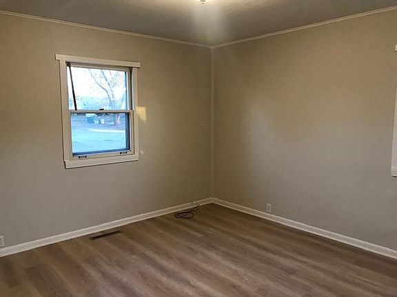 4th image of 909 Lemorr Ave