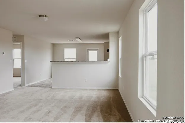 3 bed, 2.0 bath, 1197 sqft, $1,700 — Photo 3