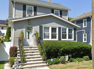 210 Lees Ave, Teaneck, NJ 07666