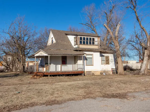28 E Bigger St, Hutchinson, KS 67501