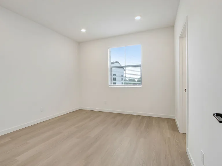 The Willow Townhomes — Photo 13