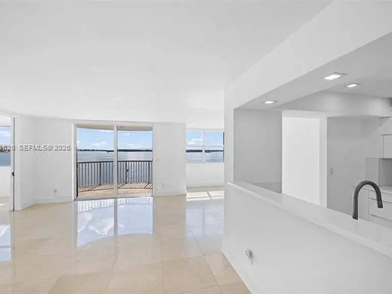 1420 Brickell Bay Dr #CU-1001A — Photo 3
