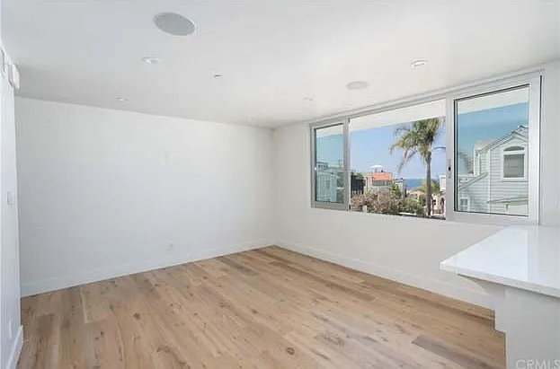 3302 Manhattan Ave #6 — Photo 10