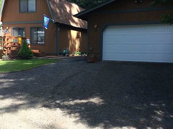 3rd image of 101 N Deer Lane