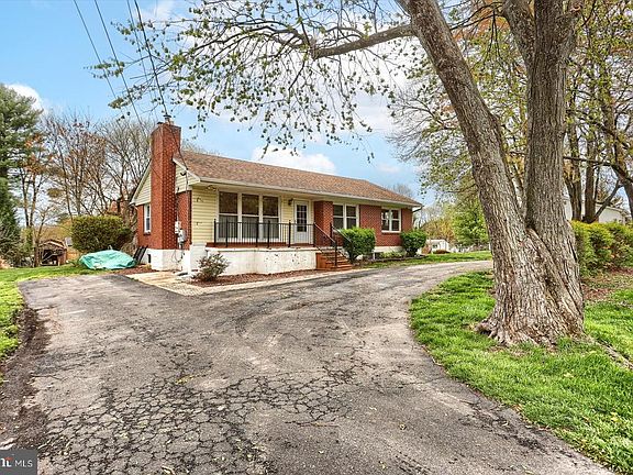 3rd image of 2301 Snow Rd