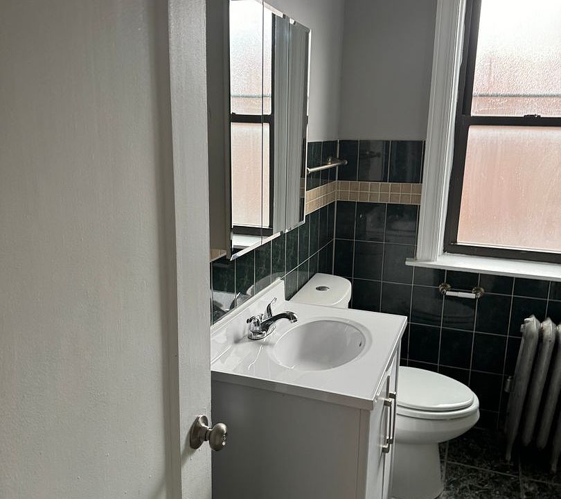 1st image of 7646 S Ingleside Ave APT 3B