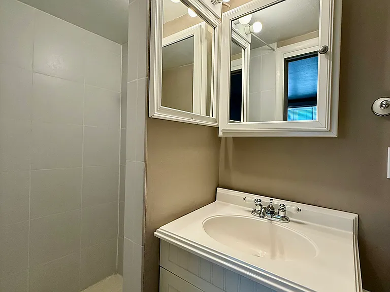 516 S Meldrum St #5 — Photo 21
