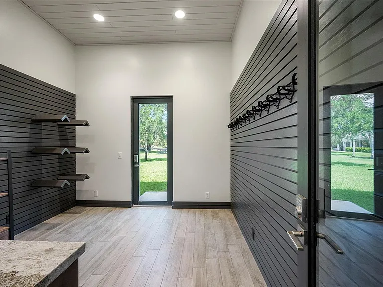 15450 Estancia Ln — Photo 10