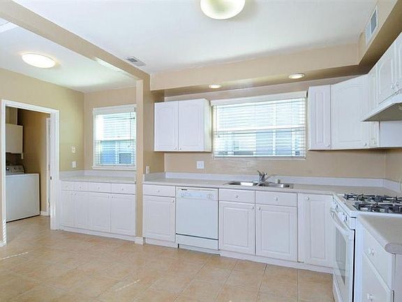 4th image of 657 W Glenoaks Blvd