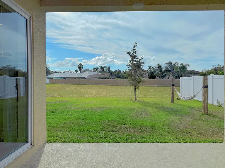 2703 Rowan St — Photo 20