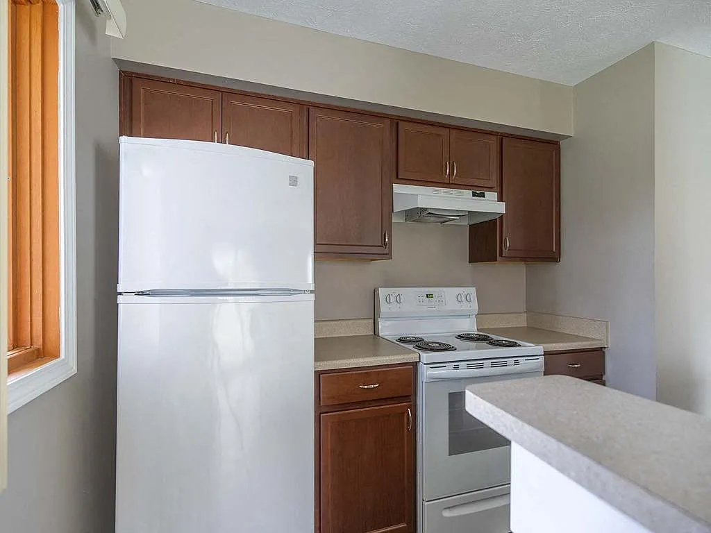 Village Walk Apartments — Photo 3