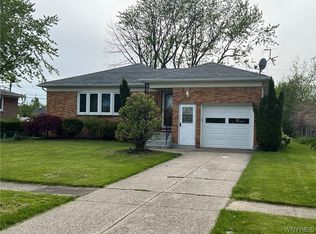 92 Carmen Rd, Amherst, NY 14226