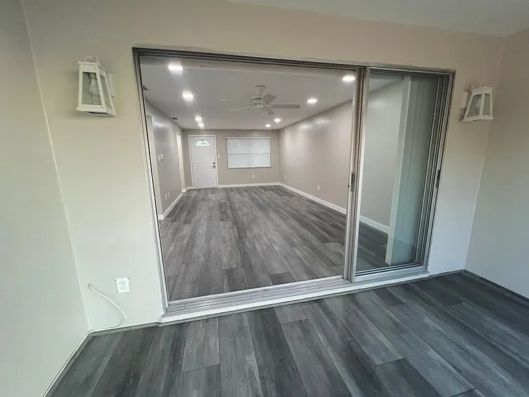 1147 Victoria Dr #B3 — Photo 8