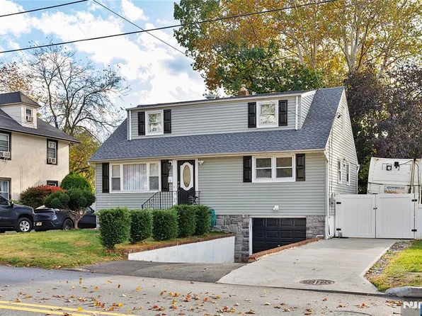 2 Passaic Ave, Hasbrouck Heights, NJ 07604