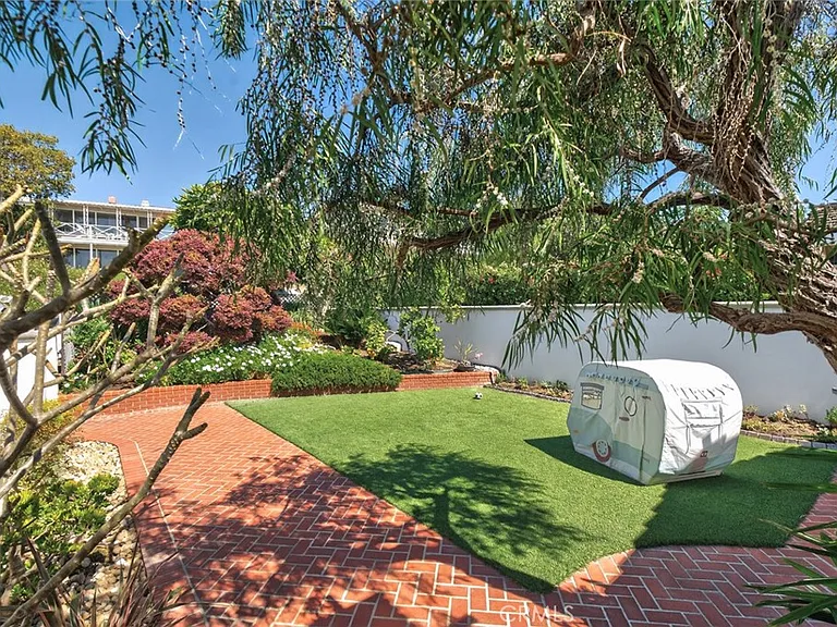 428 Cabrillo Ter — Photo 3