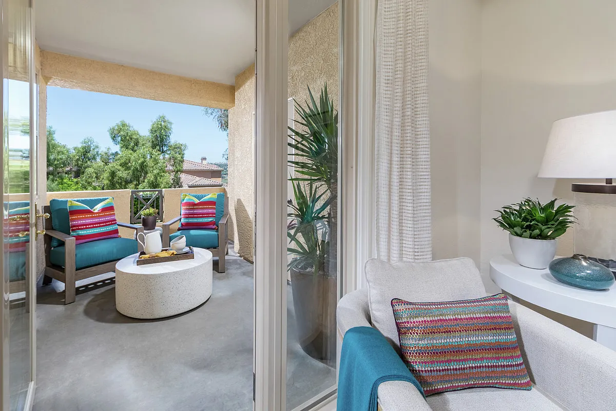 Pacific View Apartment Homes — Photo 3