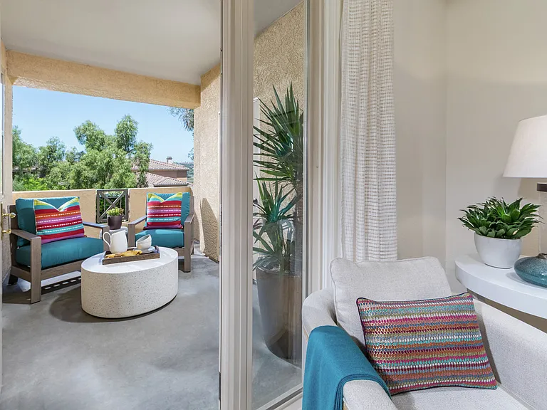 Pacific View Apartment Homes — Photo 3
