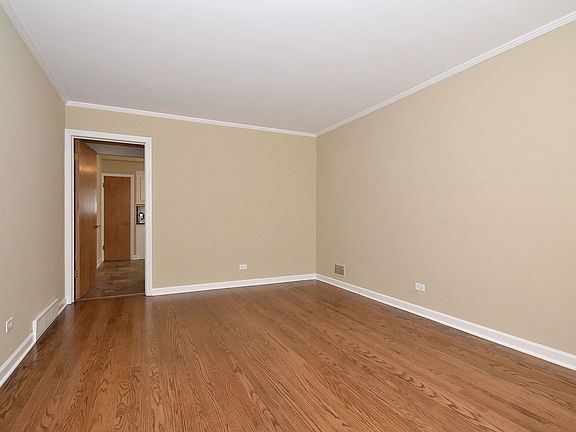 5th image of 3519 N Ozark Ave