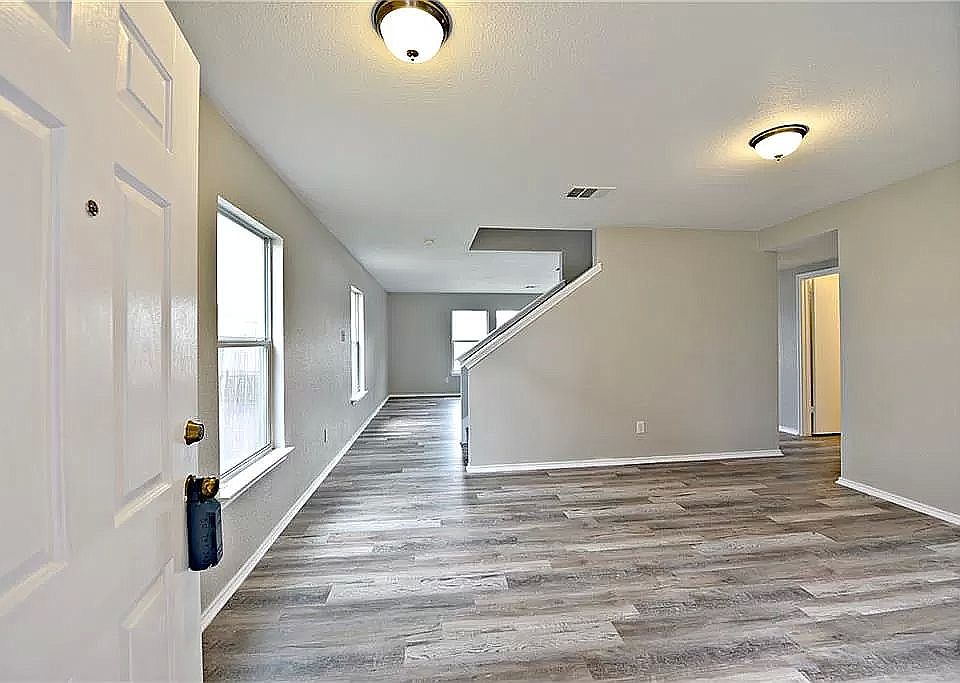 1st image of 13225 Dearbonne Dr