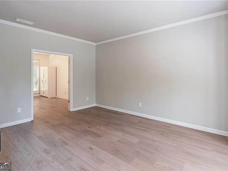 5491 Oxford Chase Way — Photo 9