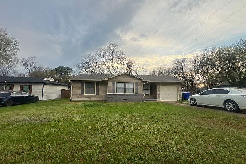 1st image of 1526 N Binkley St