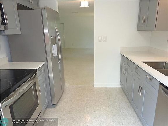 4th image of 1621 SW 8th Ave