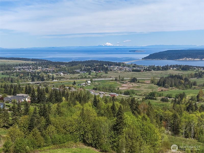 3rd image of 15 High View Way