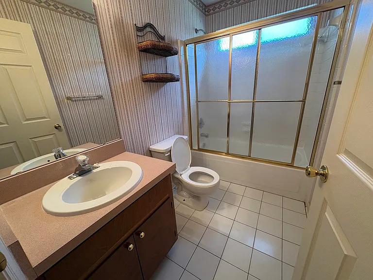 460 Merlin Ct — Photo 10