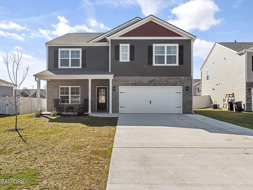 1st image of 109 Franklin Village Trce