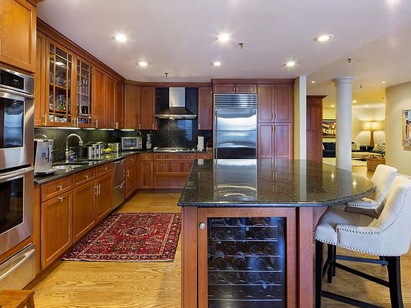 3rd image of 40 E 19th St APT 6