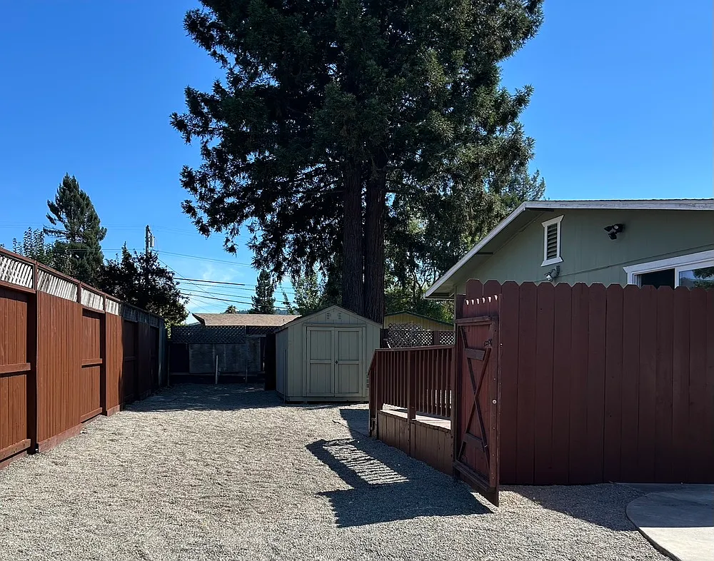 Franks Ct, Santa Rosa — Photo 3