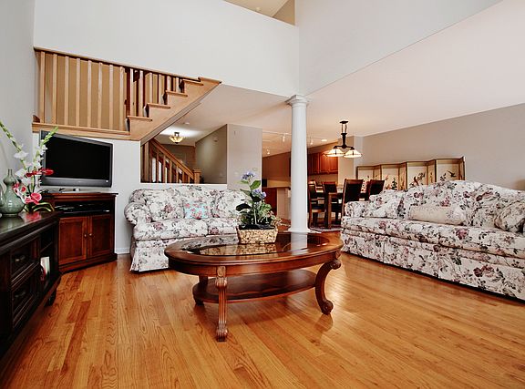 4th image of 1433 N Milwaukee Ave