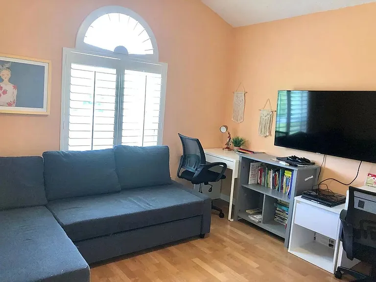 Upstairs Bedroom 2