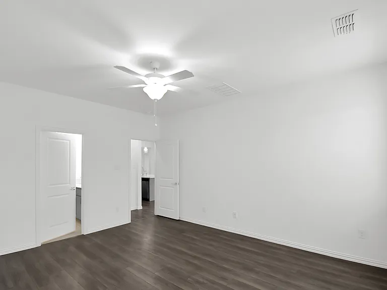 502 Virginia Way — Photo 13