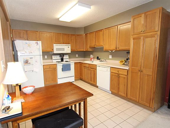 4th image of 1020 Duchess Dr Unit 7