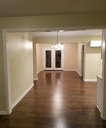 2nd image of 7210 Erskine St